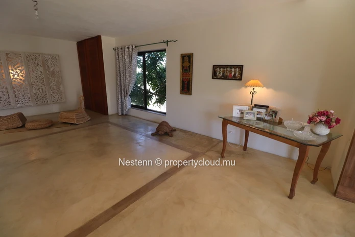 Residential estate with 1 villa and 4 bungalows - With license. 
