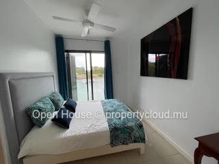 IRS apartment for sale in Rivière Noire, 130m², waterfront, accessible to foreigners, boat ring.