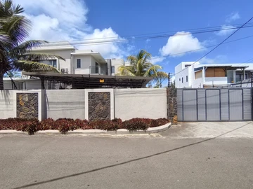 4 Bedroom Villa