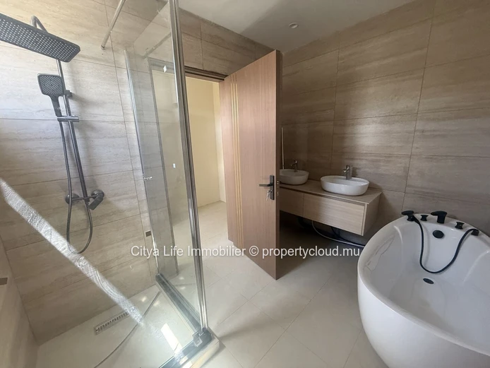 Luxury Furnished Villa with Sea Views – Flic en Flac