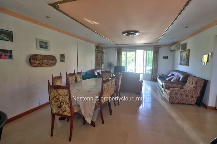Traditional seafront villa with 3 bedrooms