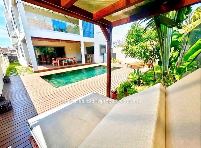 Magnifique villa contemporaine à Pereybere, avec quatre chambres avec salle de bains privative, des espaces de vie él...