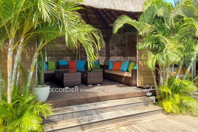 Modern villa in a peaceful environment