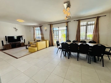 4 Bedroom Villa