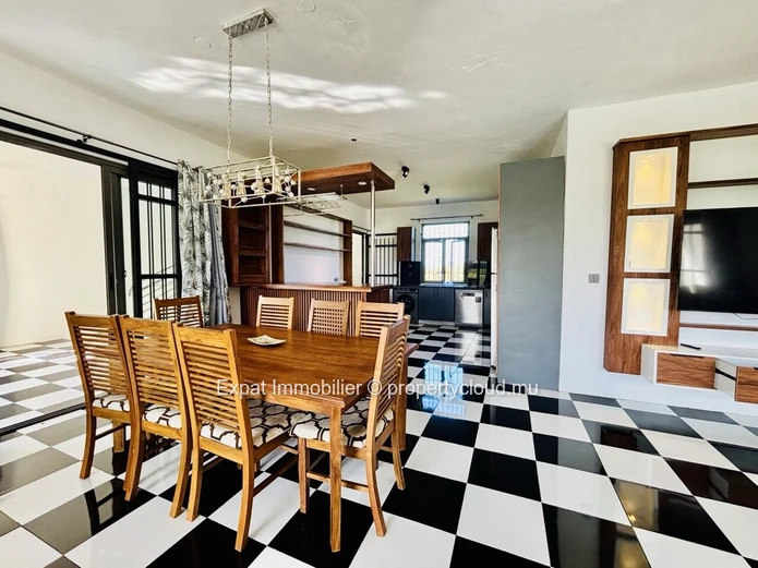 3-Bedroom Flat Overlooking The Garden And Swimming Pool – Near Azuri
