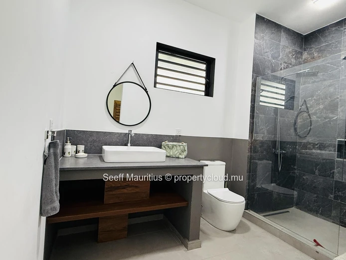 Villa Contemporaine 3 Chambres à Calodyne 