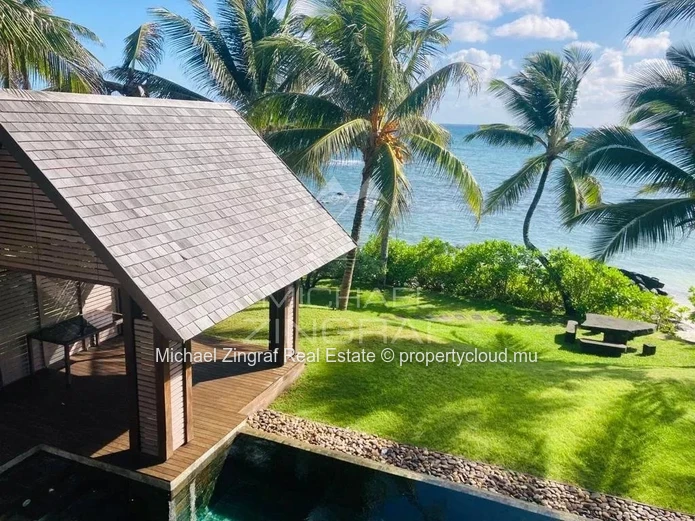 Ile Maurice - Opportunité rare : Villa de luxe Pied dans l'eau  proche Grand Baie - Pointe aux Canonniers
