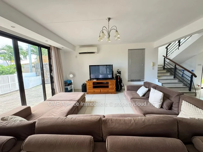 Furnished 4-Bedroom En-Suite House with Swimming Pool | Black Rock
