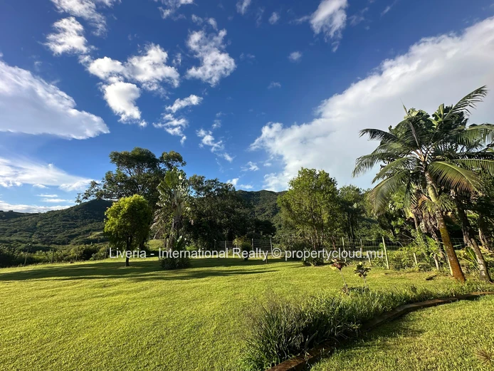 Propriété Privée de 5 Chambres sur 3 500 m² au Domaine de la Grave