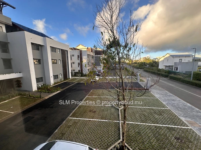 Furnished 55m² Office for Rent in Moka