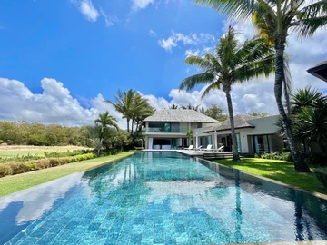 5 Bedroom Villa