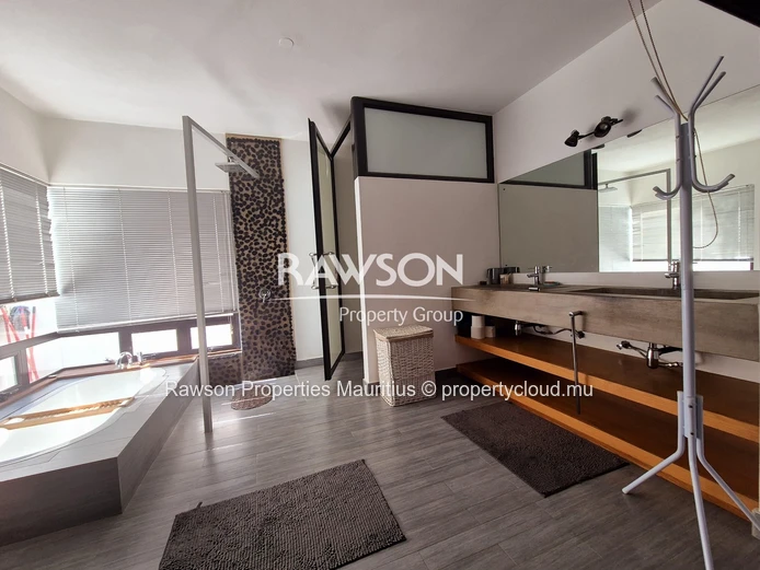 4 Bedroom House To Let in Tamarin
