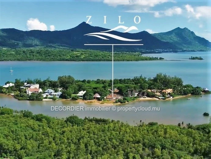 A vendre - Rivière Noire, appartement d'exception pieds dans l'eau avec permis de résident permanent