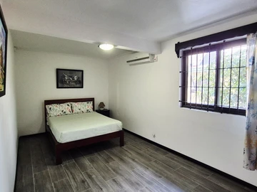 6 Bedroom Apartment