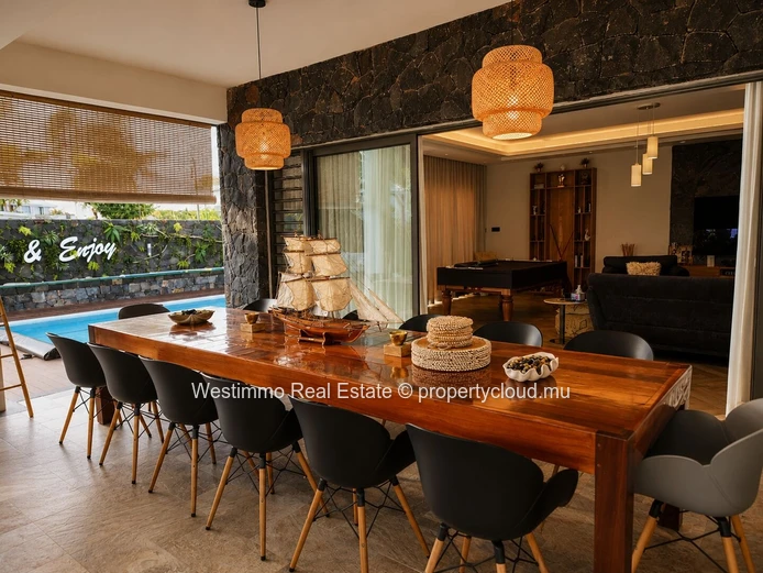 Villa d'exception de 433 m² à vendre à Beau Vallon, proche de Blue Bay