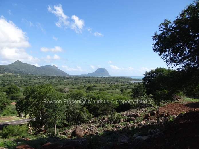 4,301m² Vacant Land For Sale in Petite Riviere Noire