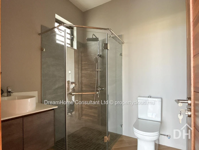 Penthouse with Rooftop – Creek 4 Residence