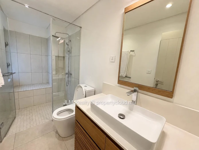 For Rent – Contemporary 3-Bedroom En-Suite Riverside Apartment in Black River, Mauritius