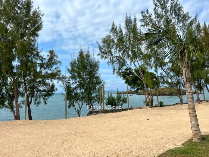 À Louer | Appartement Pieds Dans L’Eau De 3 Chambres | Grand-Gaube | Nord-Est De L’Île Maurice