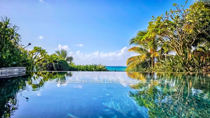 Stunning beachfront 4-Bedroom Villa for Rent in Pointe aux Canonniers
