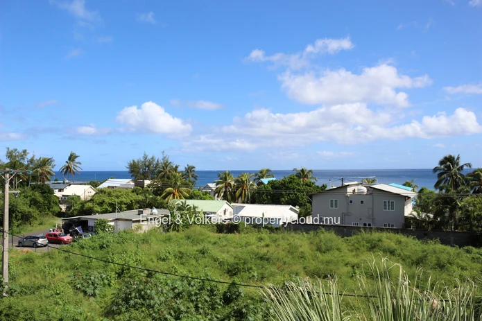 Modern 3-Bedroom Apartment in Tamarin