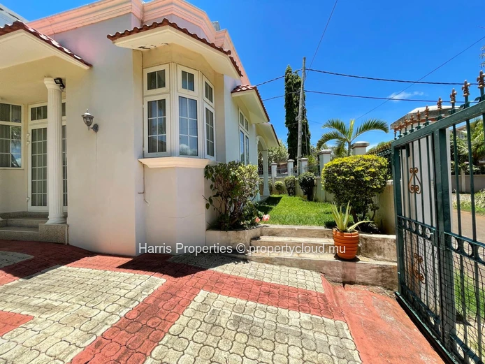 À Louer – Maison De 3 Chambres À Terre Rouge