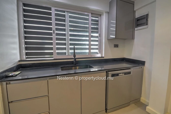 Appartement 2 chambres récemment rénové à louer à Pointe aux Canonniers