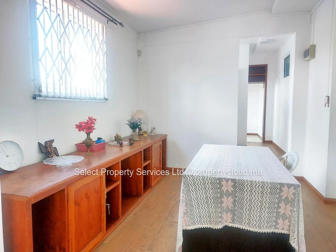 À Vendre : Belle maison non meublée à Vacoas,