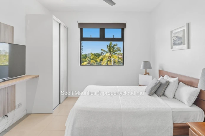 Penthouse avec Vue sur la Mer : Moderne et Entièrement Meublé