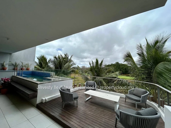 JINVESTY : Penthouse 2 chambres avec piscine Golf MONT CHOISY 790K€
