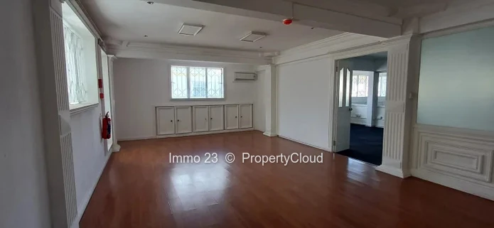 Bureau - 189.43m2 - Quatre Bornes - Ref. BU85387LO