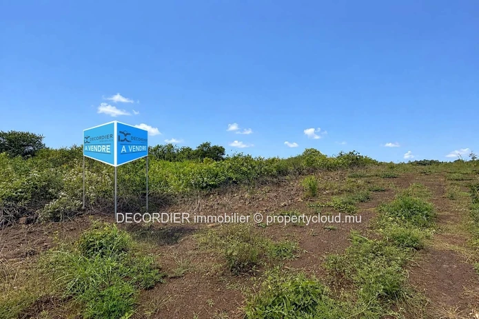 Agricultural land for sale – Amaury.