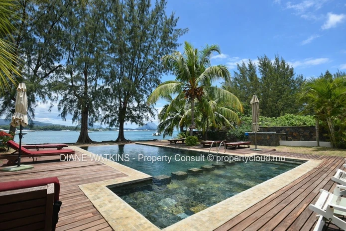 Beachfront Ground-Floor Apartment