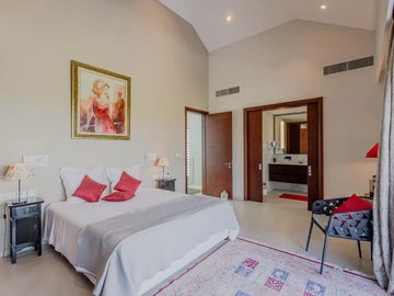 4 Bedroom Villa