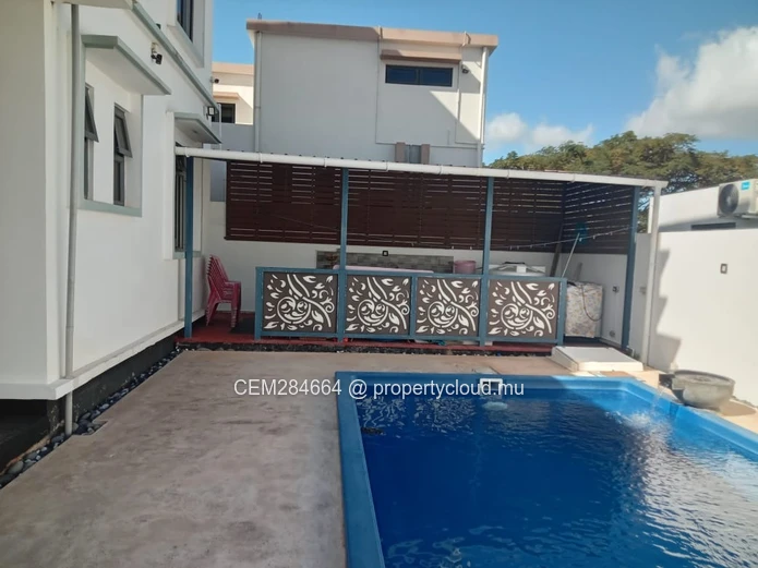 Exquisite Individual House for Rent in Albion