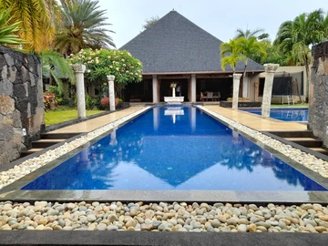 6 Bedroom House