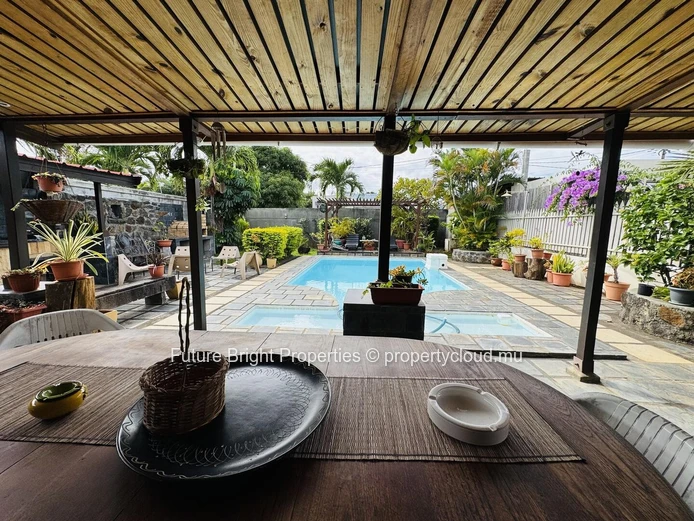 Charming House for sale in Tamarin (Sole Mandate)