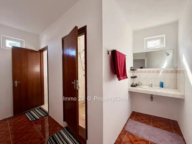Houses / Villas - 3 bedrooms - Beau Bassin