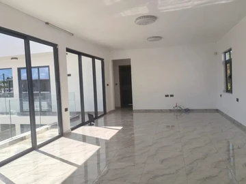5 Bedroom Villa