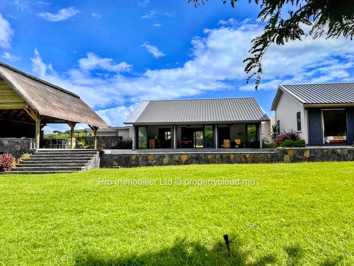 For Sale – Elegant Property with Breathtaking Views in the Sought-After Palmyre Morcellement, Black River.