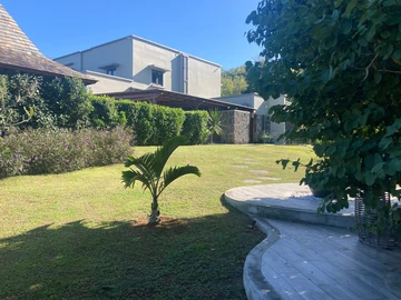 8 Bedroom Villa