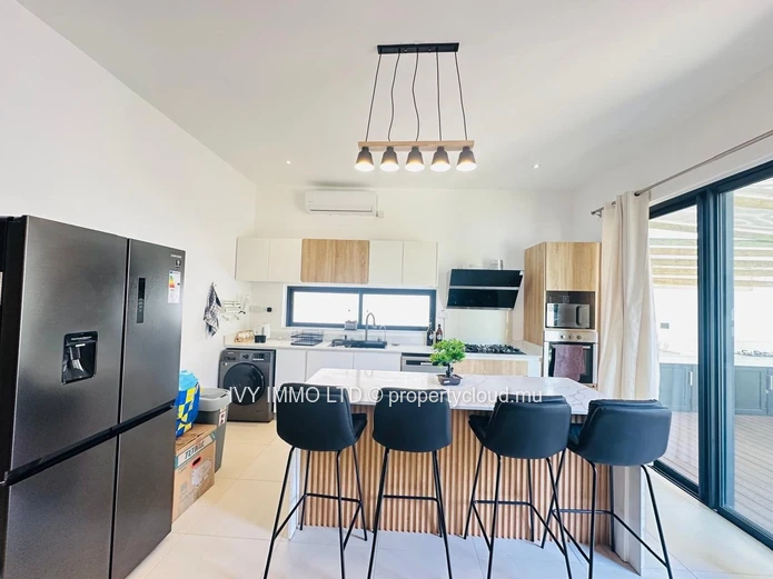 For Rent – Prestigious Triplex in Trou aux Biches