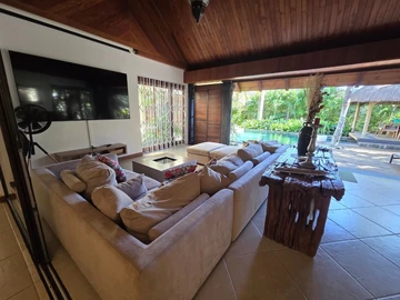 4 Bedroom Villa