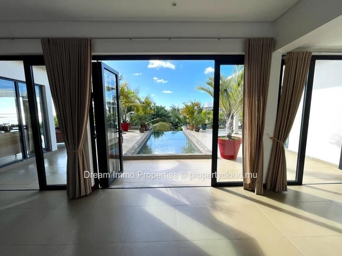 Somptuous Penthouse With Sea View & Private Pool At Azuri Village - Mauritius