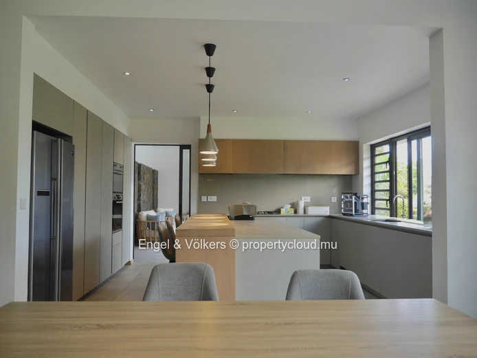 Exceptional Contemporary Villa for Sale in the Heart of Moka
