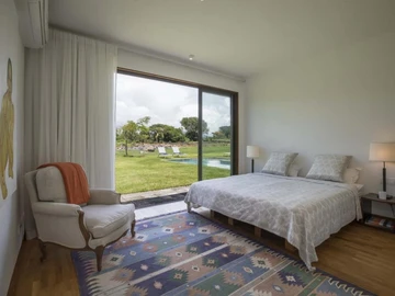 5 Bedroom Villa