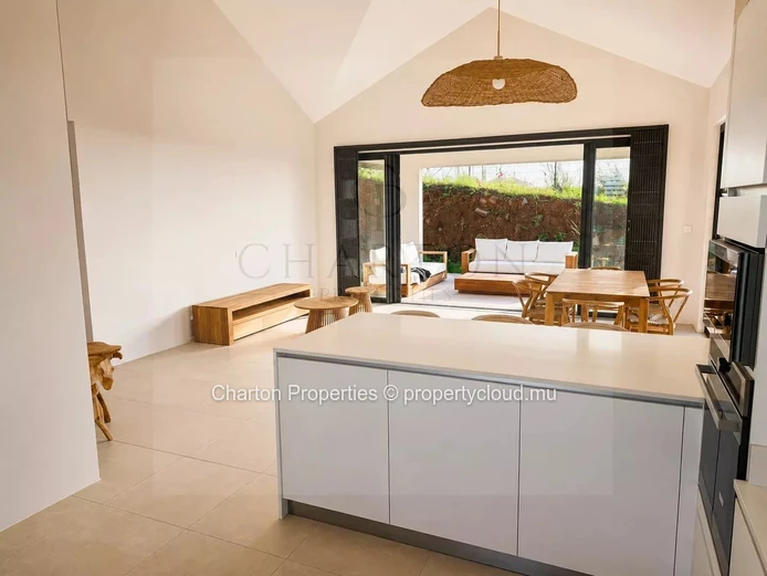 Villa contemporaine neuve avec piscine et vue panoramique exceptionnelle à Belle Vue Harel