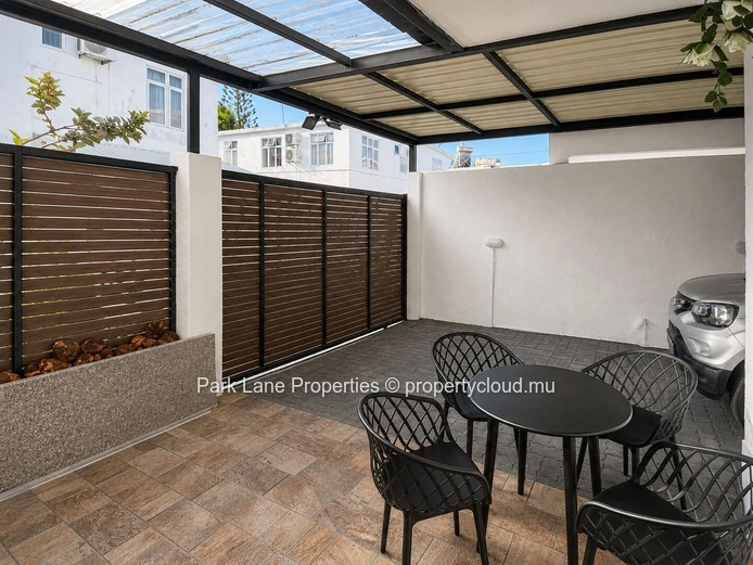 For Rent – Four-Bedroom Duplex with Open Views in Péreybère