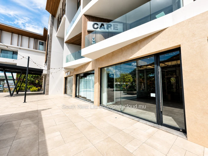 Local commercial à La Preneuse – À vendre ou à louer