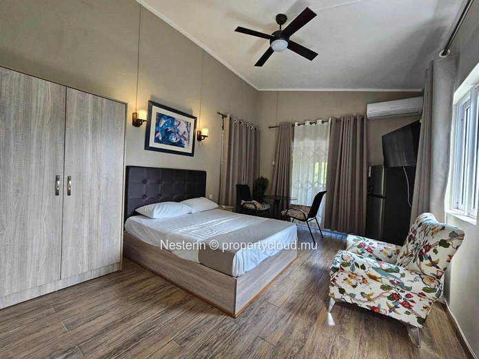 Freshly renovated studio apartment with balcony, within walking distance of the beach.